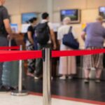 Controlli aeroportuali e smartphone: la tua privacy a rischio, tutti i dettagli