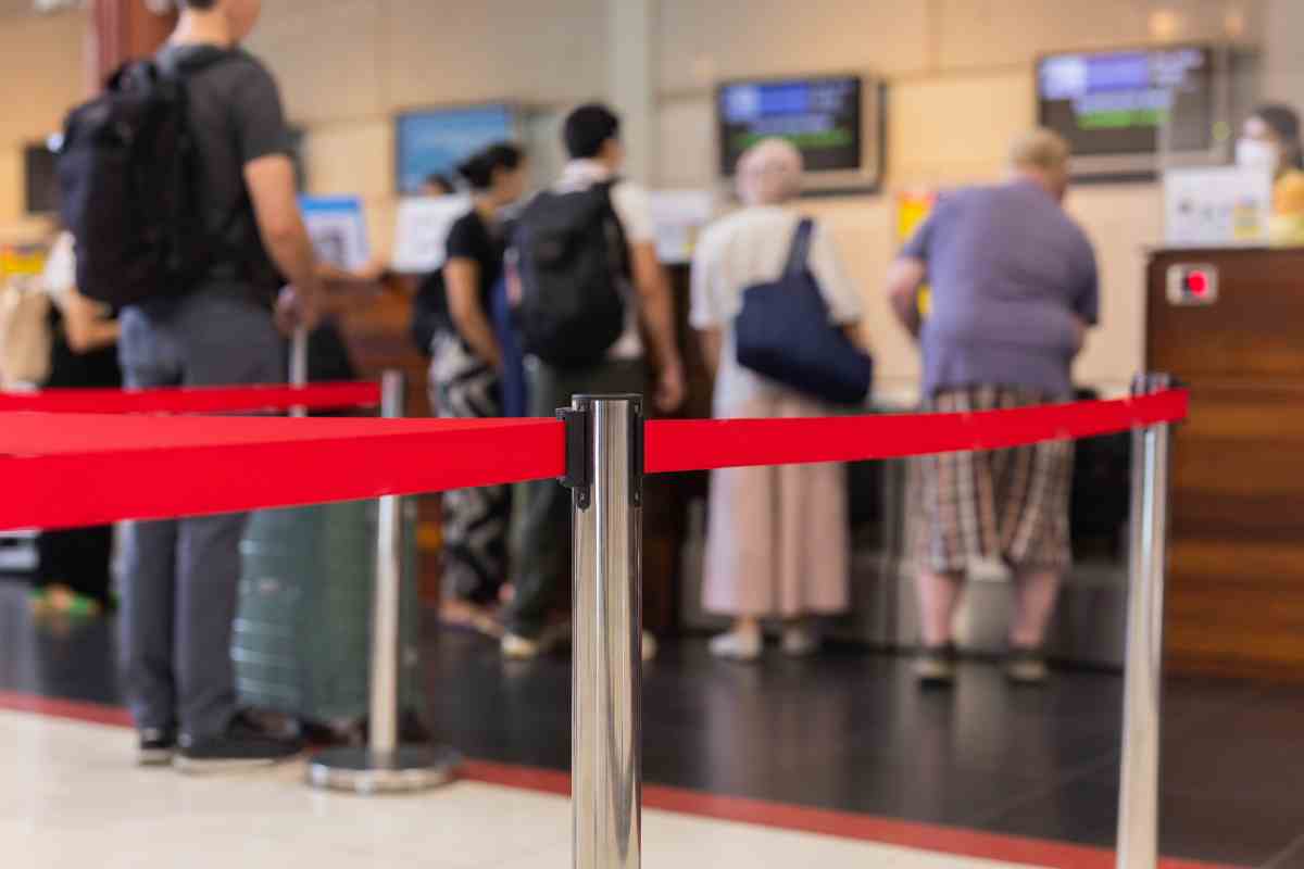 Controlli aeroportuali e smartphone: la tua privacy a rischio, come evitare brutte sorprese e come difendersi