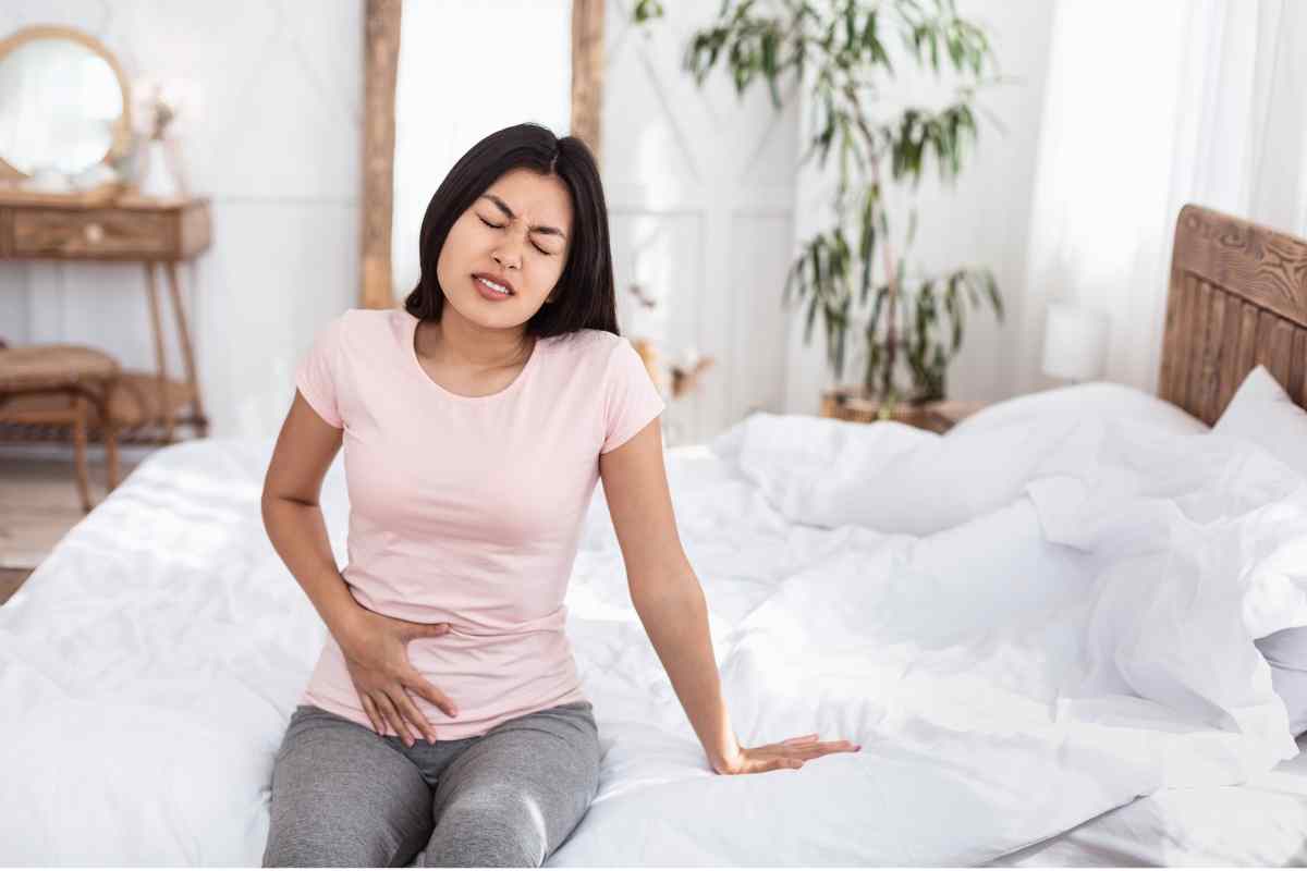 Dolore pelvico persistente? Non è sempre “colpa” del ciclo! Corri dal medico se noti questo