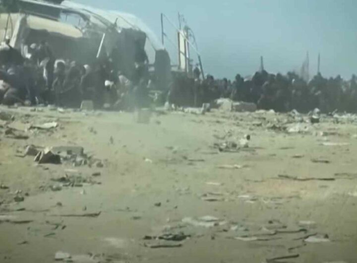 Un frame del video in cui si vede l'esercito israeliano che spara sui palestinesi