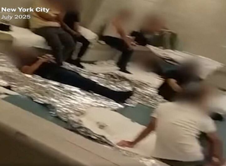 Gli immigrati detenuti a New York