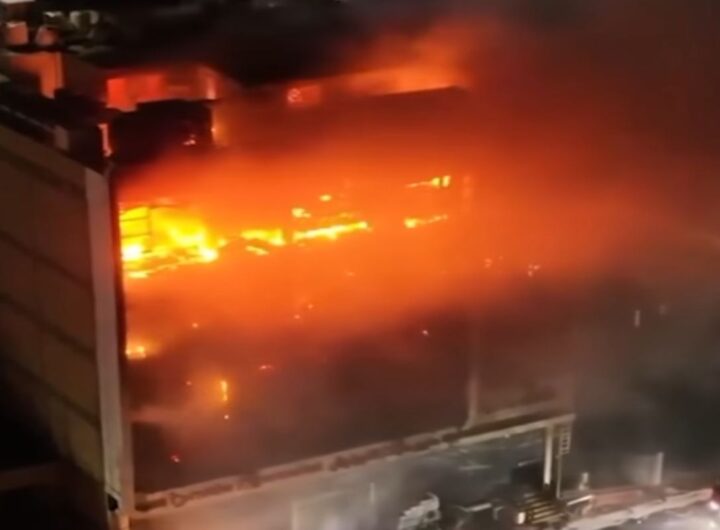 Incendio in un centro commerciale in Iraq