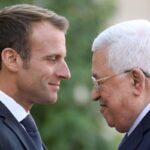 L’exploit di Macron, Serracchiani smemorata, De Luca spiazza Schlein, nella foto macron con il presidente palestinese Mahmoud Abbas