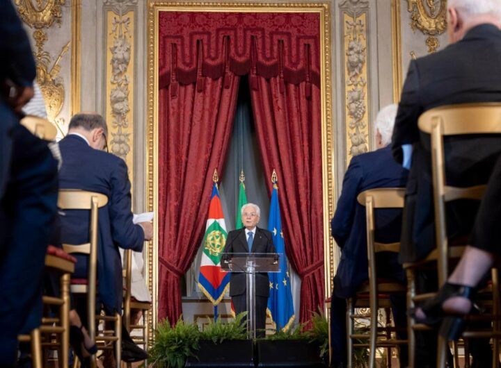 mattarella cerminonia ventaglio