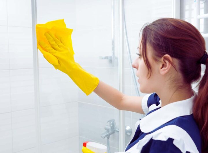 pulisci così i vetri della doccia: brilleranno