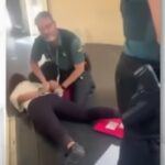 studenti ebrei fatti scendere da volo vueling