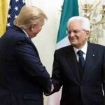 Mattarella non si tocca, l’Italia trova una bandiera: no ai russi (ma Salvini si smarca), nella foto Trump con mattarella