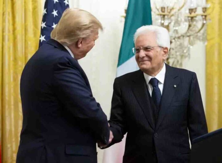 Mattarella non si tocca, l’Italia trova una bandiera: no ai russi (ma Salvini si smarca), nella foto Trump con mattarella