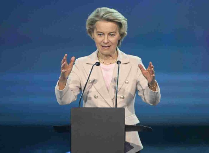 Europa vassalla e rinascita degli imperi, ci aspetta un brutto futuro: dove ci porterà il fallimento dell’Unione? Nella foto Ursula von der Leyen