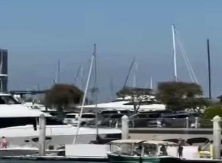 Lo yacht si schianta contro la banchina in California