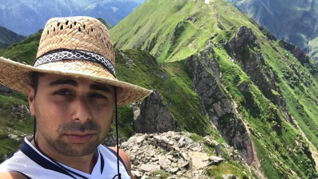 Cosa può spingere una madre a uccidere il suo figlio? non c’è risposta se non la follia, nel delitto di Gemona, nella foto la vittima Alessandro Venier