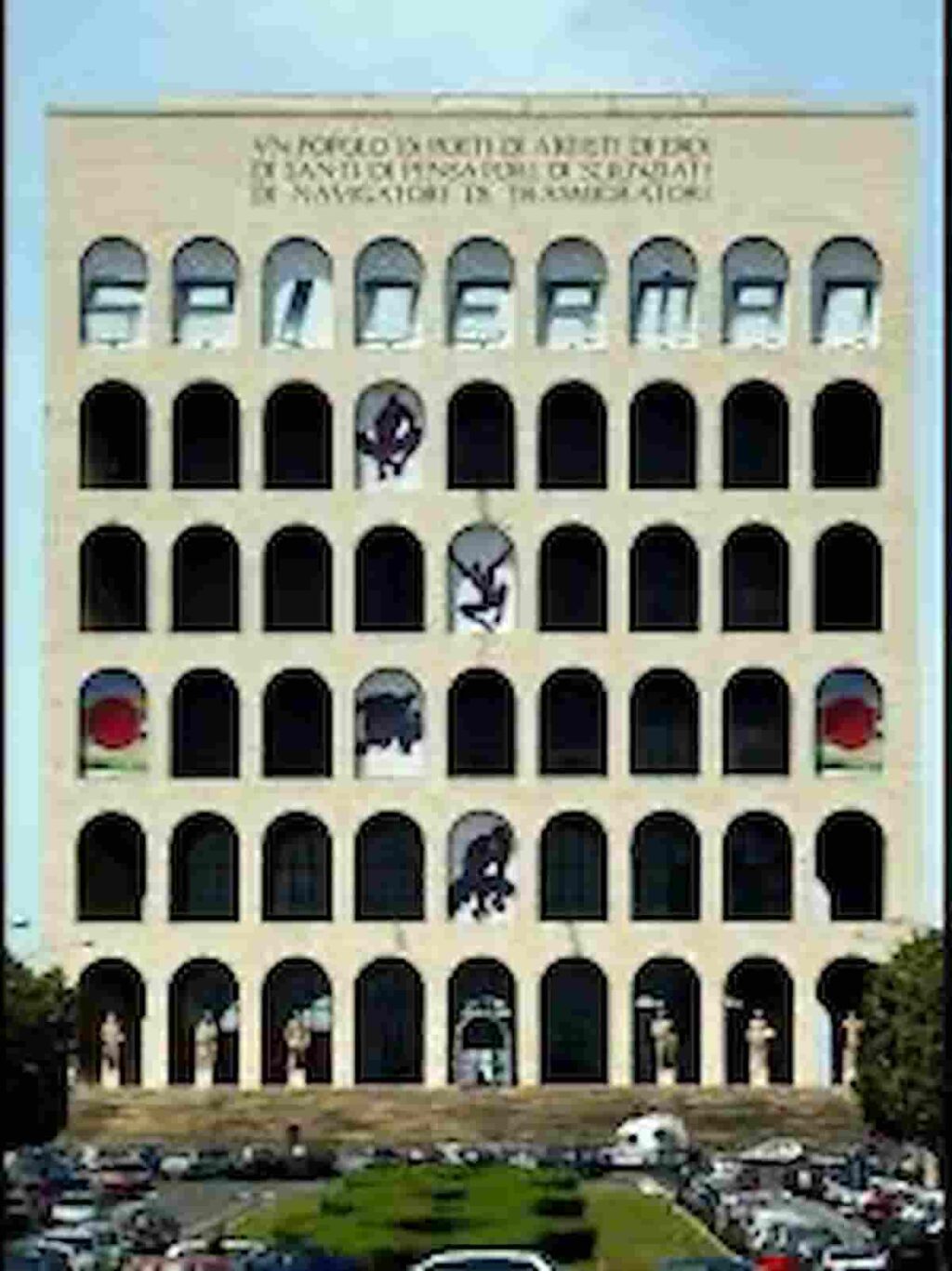 Trump architetto dei nuovi simboli del potere: così fu per Mussolinni e Hitler e non gli portò bene, nella foto il palazzo della civiltà e del lavoro a Roma