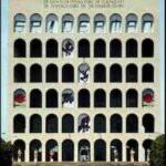 Trump architetto dei nuovi simboli del potere: così fu per Mussolinni e Hitler e non gli portò bene, nella foto il palazzo della civiltà e del lavoro a Roma