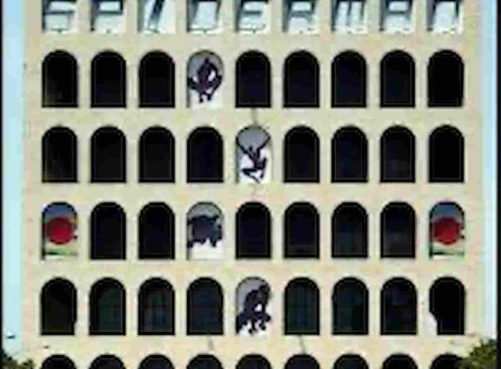 Trump architetto dei nuovi simboli del potere: così fu per Mussolinni e Hitler e non gli portò bene, nella foto il palazzo della civiltà e del lavoro a Roma