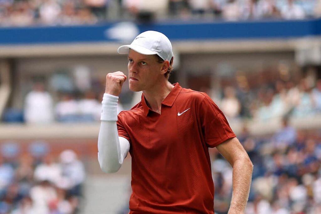 US Open, Sinner soffre e passa, rimonta da urlo, Musetti vince il derby con Cobolli, Jannik e Lorenzo agli ottavi, nella foto Jannik Sinner