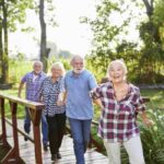 Partire per una vacanza di gruppo rappresenta per molti anziani single un’occasione ideale per combattere la solitudine