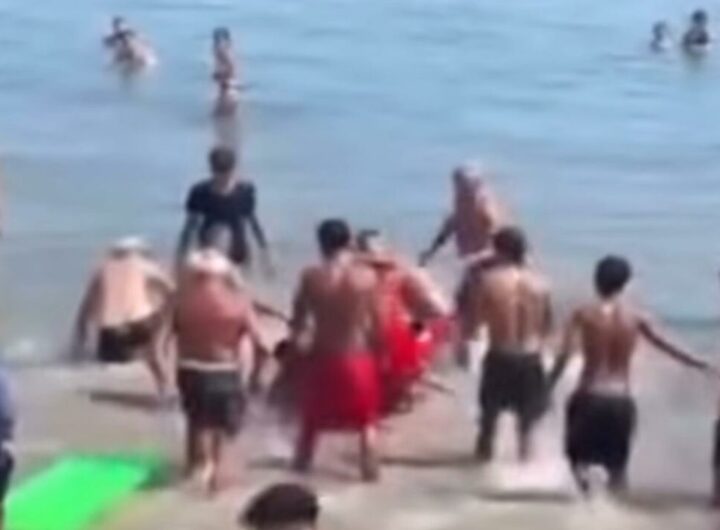 La rissa in spiaggia ad Alassio