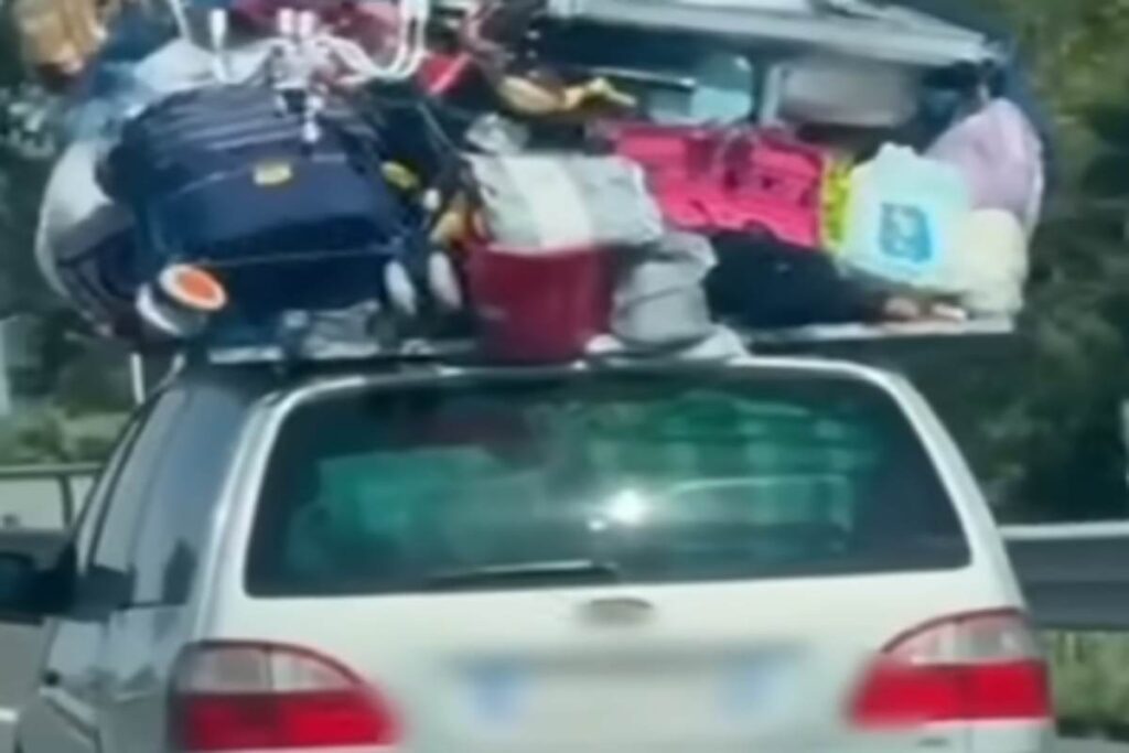 Auto carica di bagagli