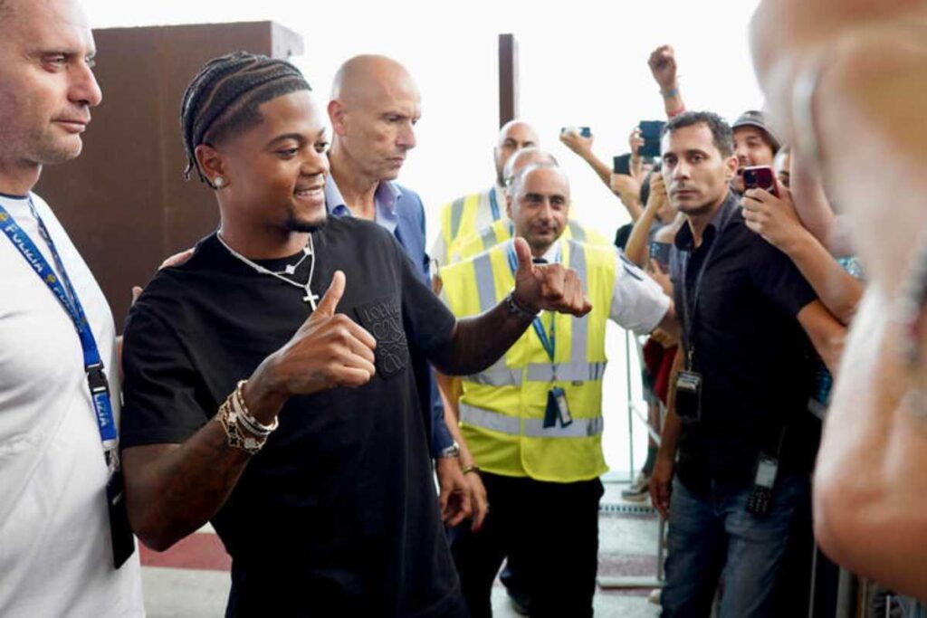 Leon Bailey al suo arrivo a Roma