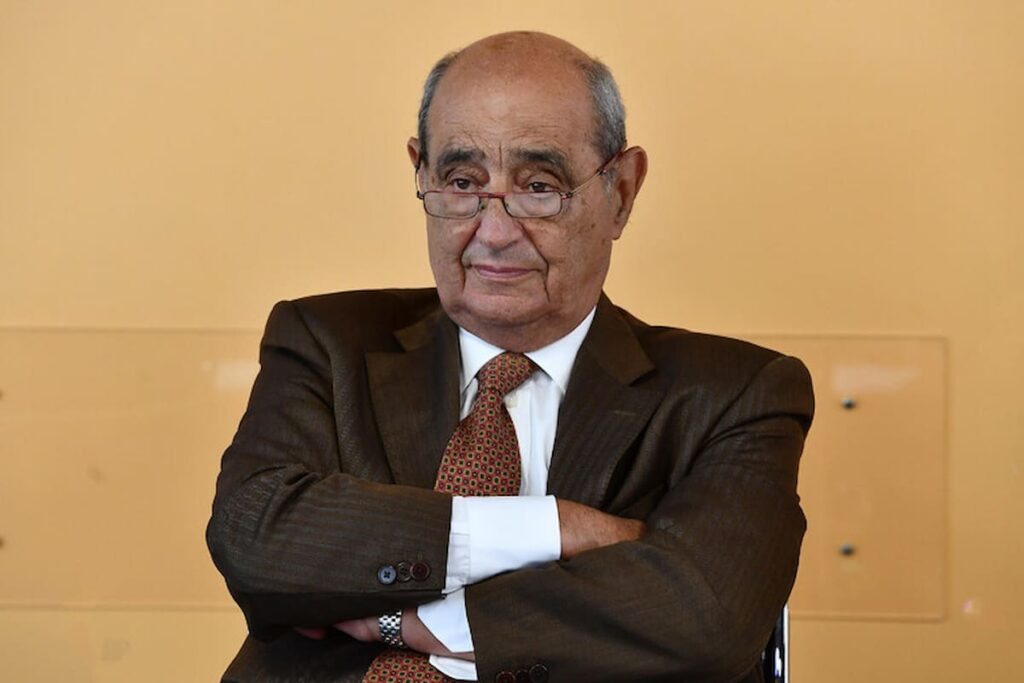 Come si amministra un Comune nel 2 mila, il caso della Città di Genova da Giuseppe Pericu (nella foto) a Silvia Salis