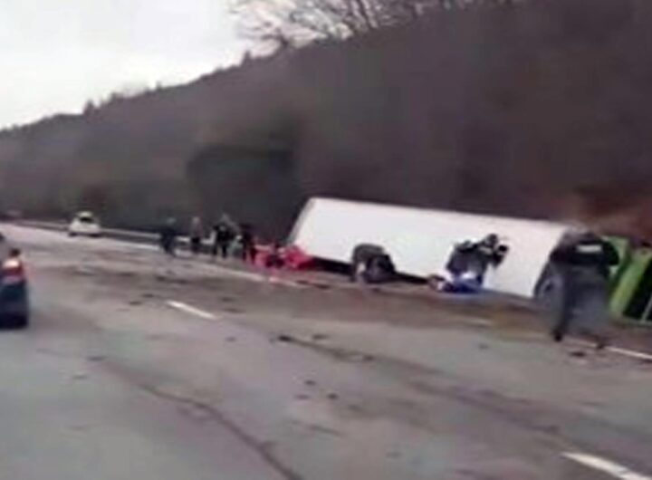 Le prime immagini dopo l'incidente del bus turistico avvenuto a New York