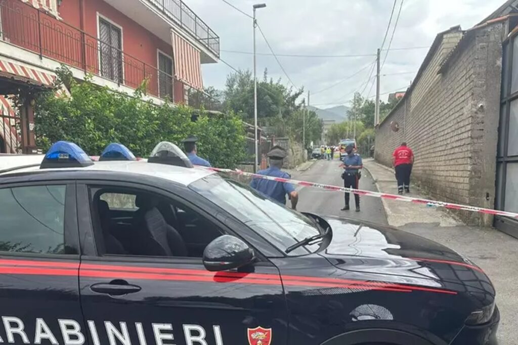 Una volante dei carabinieri