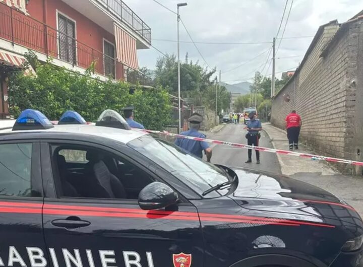 Una volante dei carabinieri