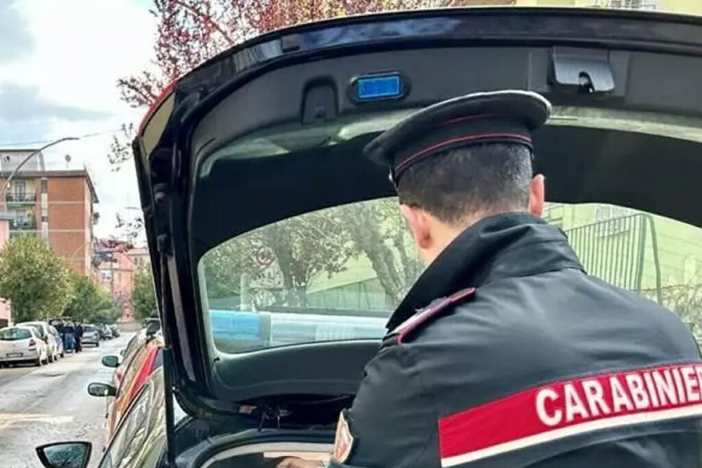 Una volante dei carabinieri
