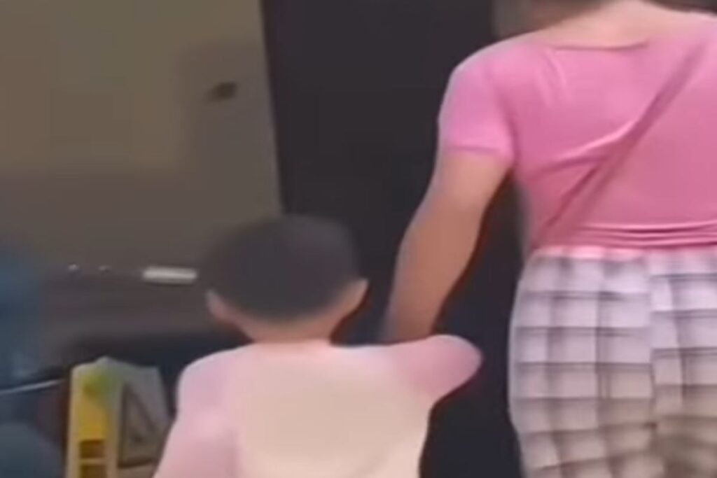 In ospedale con un coltello in testa