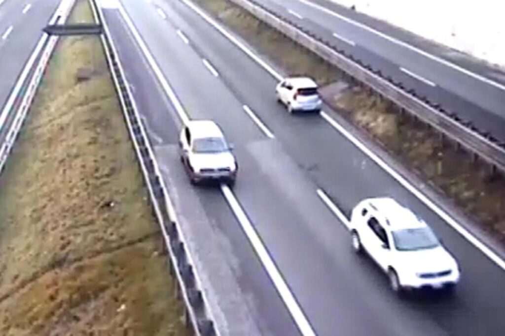 contromano in autostrada