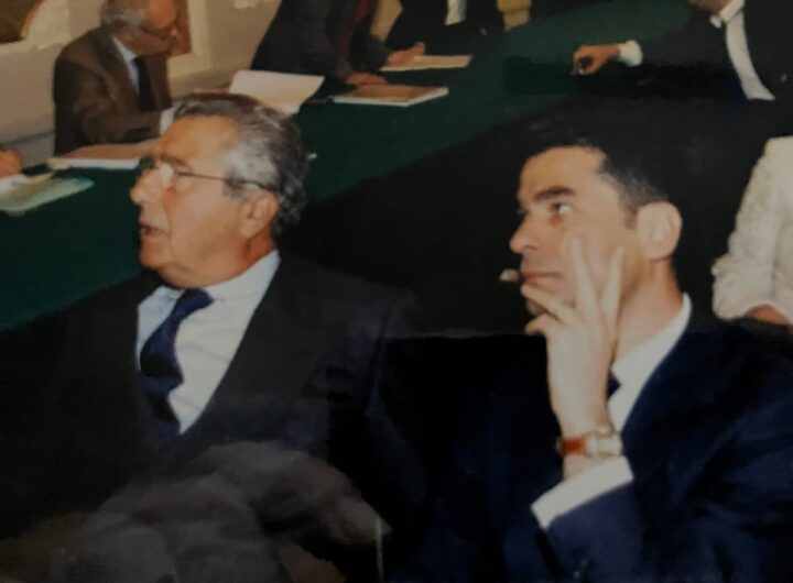 Come fu che Carlo De Benedetti concepì il suo grande disegno editoriale e come si infranse, un racconto inedito, nella foto Carlo (a sin) e Rodolfo De Benedetti