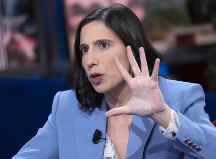 Domenica storica: Pd contro Pd, Riformisti in assemblea a Prato, il Correntone pro Schlein a Montepulciano, nella foto Elly Schlein