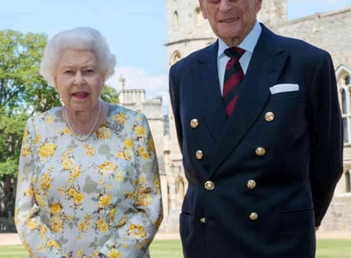 Scandalo a Londra, il principe Filippo marito della regina Elisabetta, fu l’amante della madre della nuora Fergie? Nella foto Elisabetta e Filippo