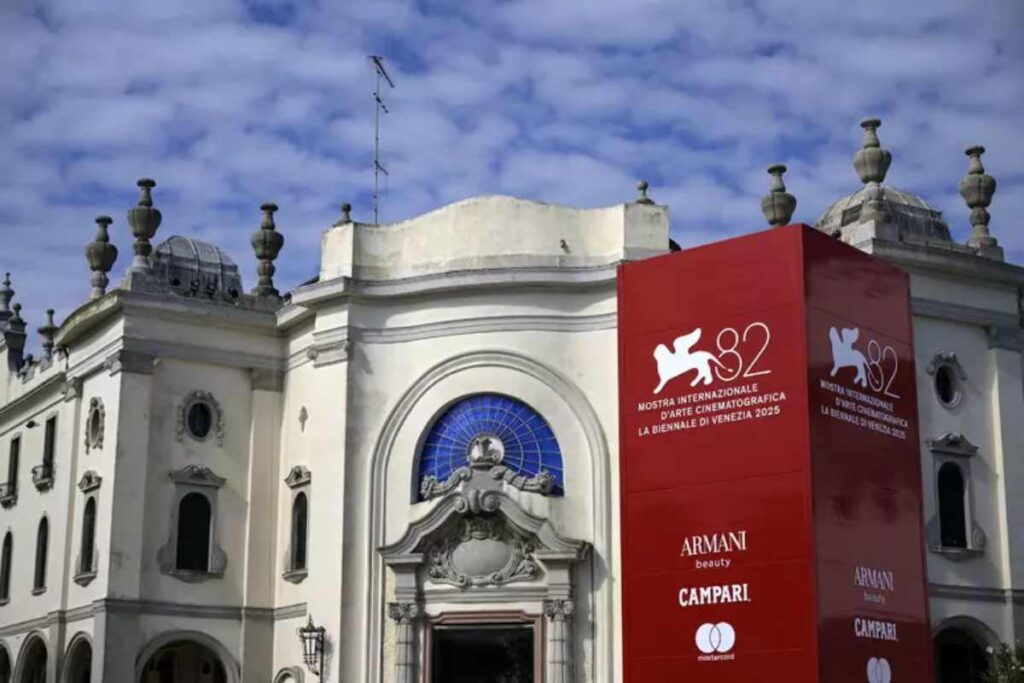 Insegna della Mostra di Venezia