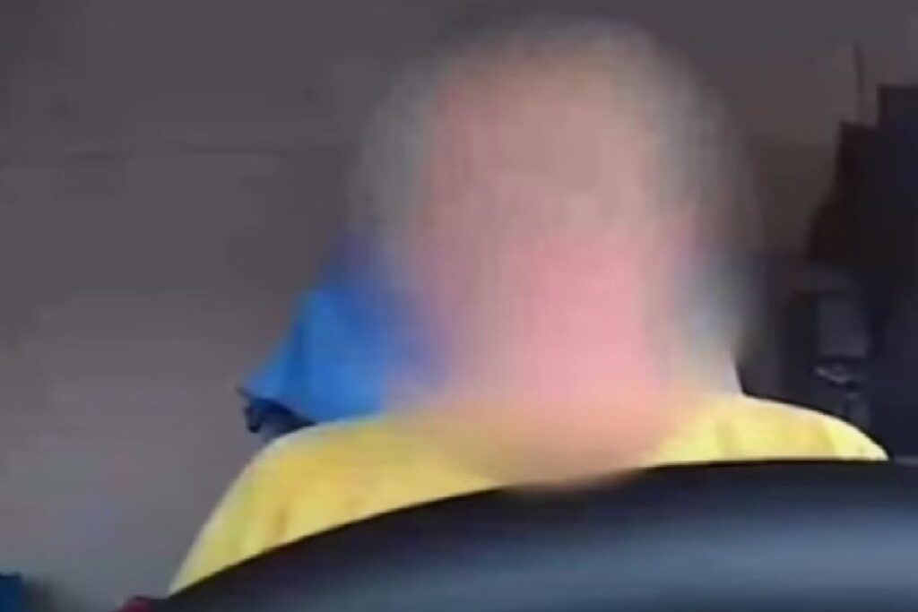 Il camionista chi registrava un video poco prima di travolgere un'ambulanza