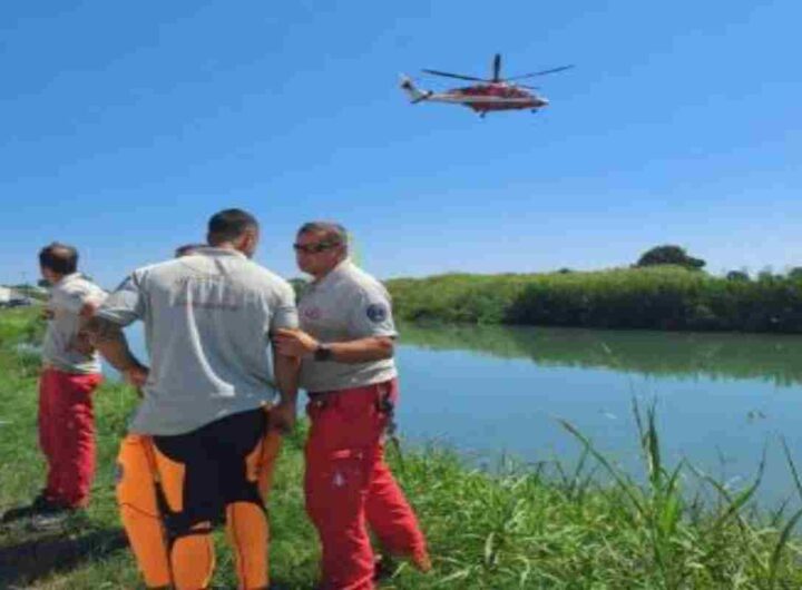 Jesolo, l'auto nel fiume