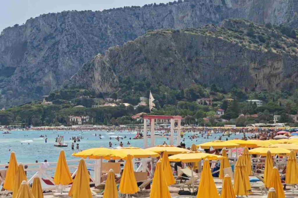 Ombrelloni in spiaggia