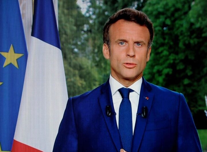 Droni della Russia sulla Polonia, prova di invasione o autogol? Un esperto militare chiarisce, nella foto Il presidente francese Emmanuel Macron