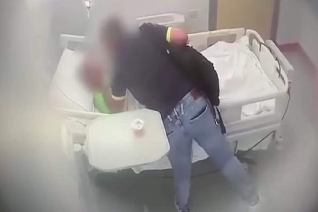 Maltratta la madre ricoverata in ospedale