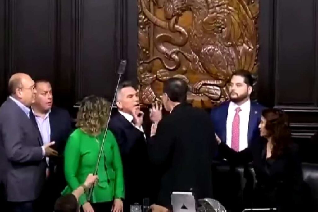 Rissa al Senato in Messico
