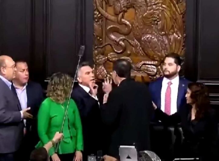 Rissa al Senato in Messico