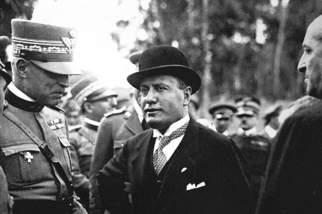 Il fascismo ha fatto cose buone? 80 anni dopo cerchiamo una risposta, con Floris e Augias, nella foto mussolini