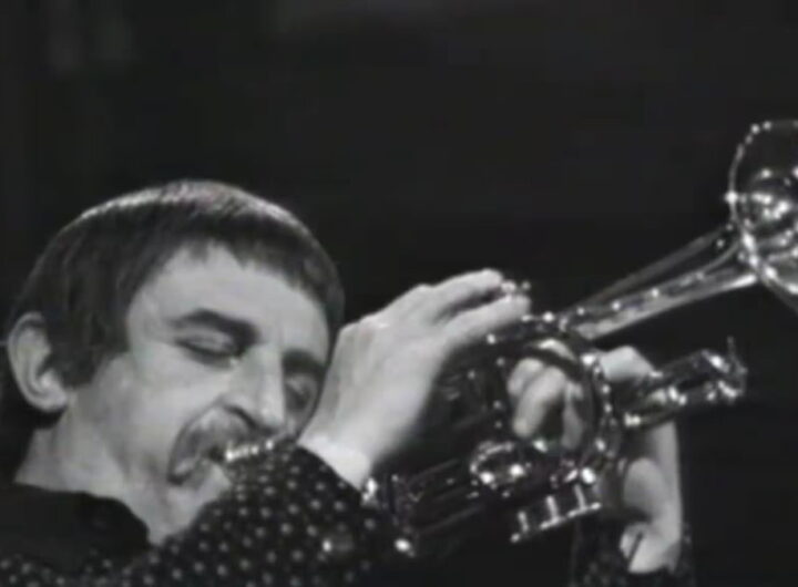 Silenzio fuori ordinanza: TikTok rilancia quelle note di dolore, ricordo di una strage, nella foto Nini Rosso suona il Silenzio