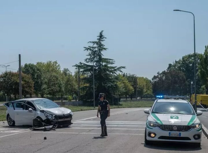 Una volante della polizia