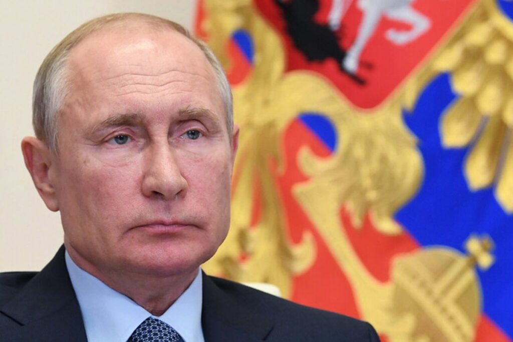 Il sogno di Putin: cosacchi al pascolo fra le macerie di Roma, un monito ai politici italiani suoi seguaci , nella foto Vladimir Putin