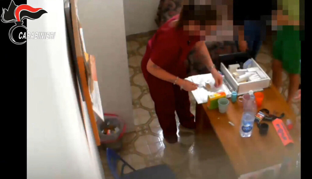 anziani e disabili picchiati in rsa