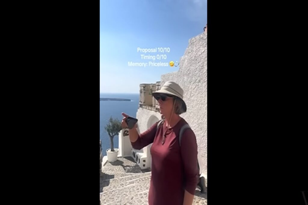 Il video della proposta di matrimonio rovinata da due ignari turisti