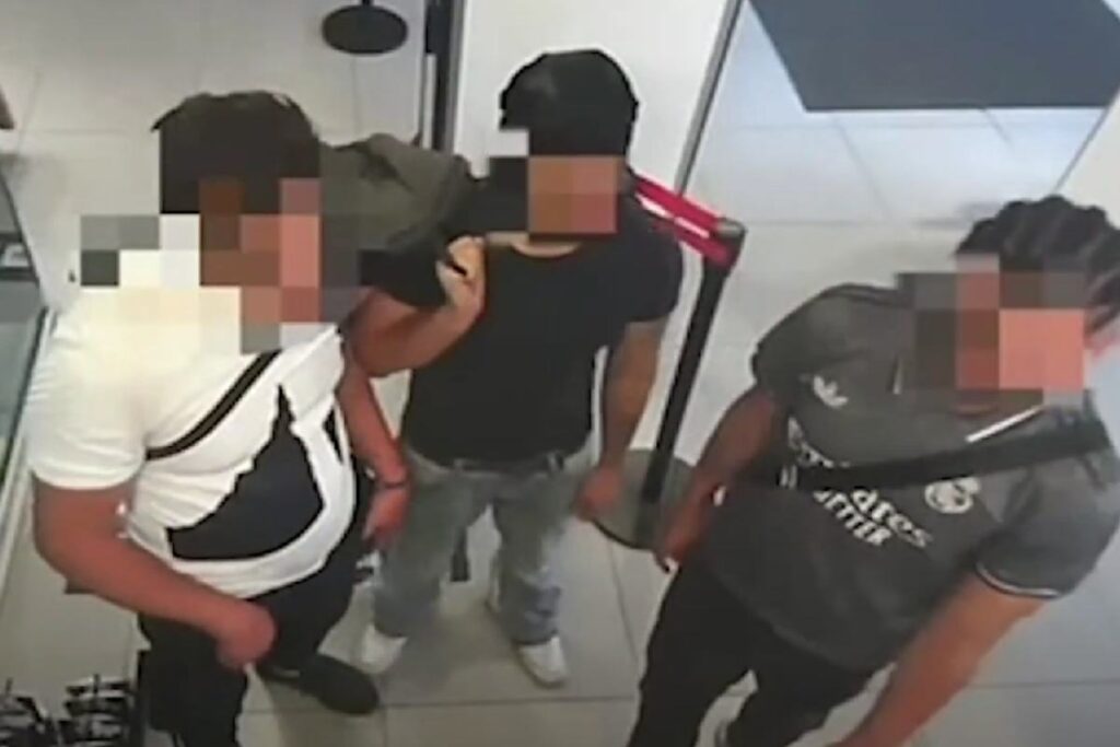 Shopping a Milano con una carta di credito rubata