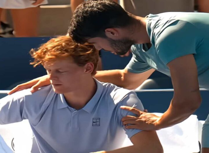 , nella foto Alcaraz consola Sinner a fine di una gara persa