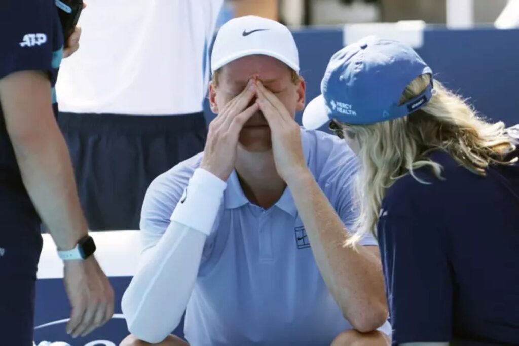 Sinner batte a New York Kopriva in 98’q, bene anche Musetti e Cobolli, Jasmine al secondo turno, nella foto sinner a cincinnati